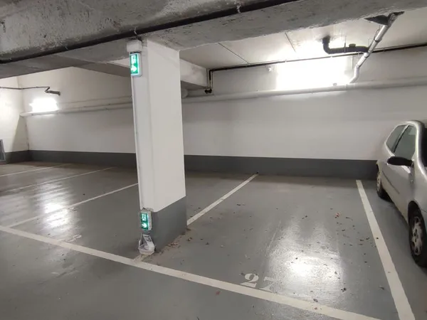 Vente parking résidence moderne et calme