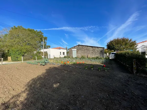 Terrain 430 m²