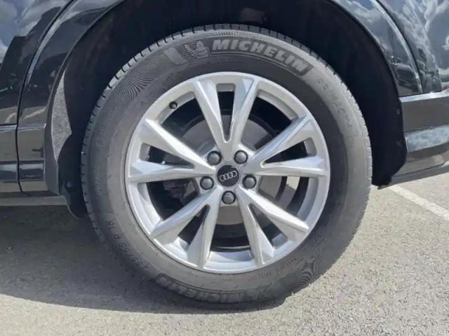 Audi Q3 35 tdi 150ch s line s tronic 7 — photo 9