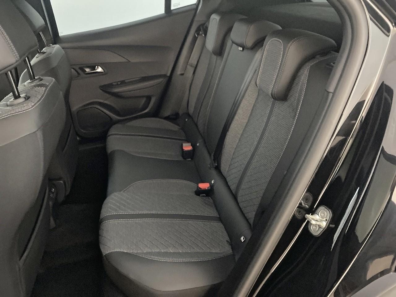 Peugeot 2008 hybrid 145 ch e-dcs6 allure — photo 10