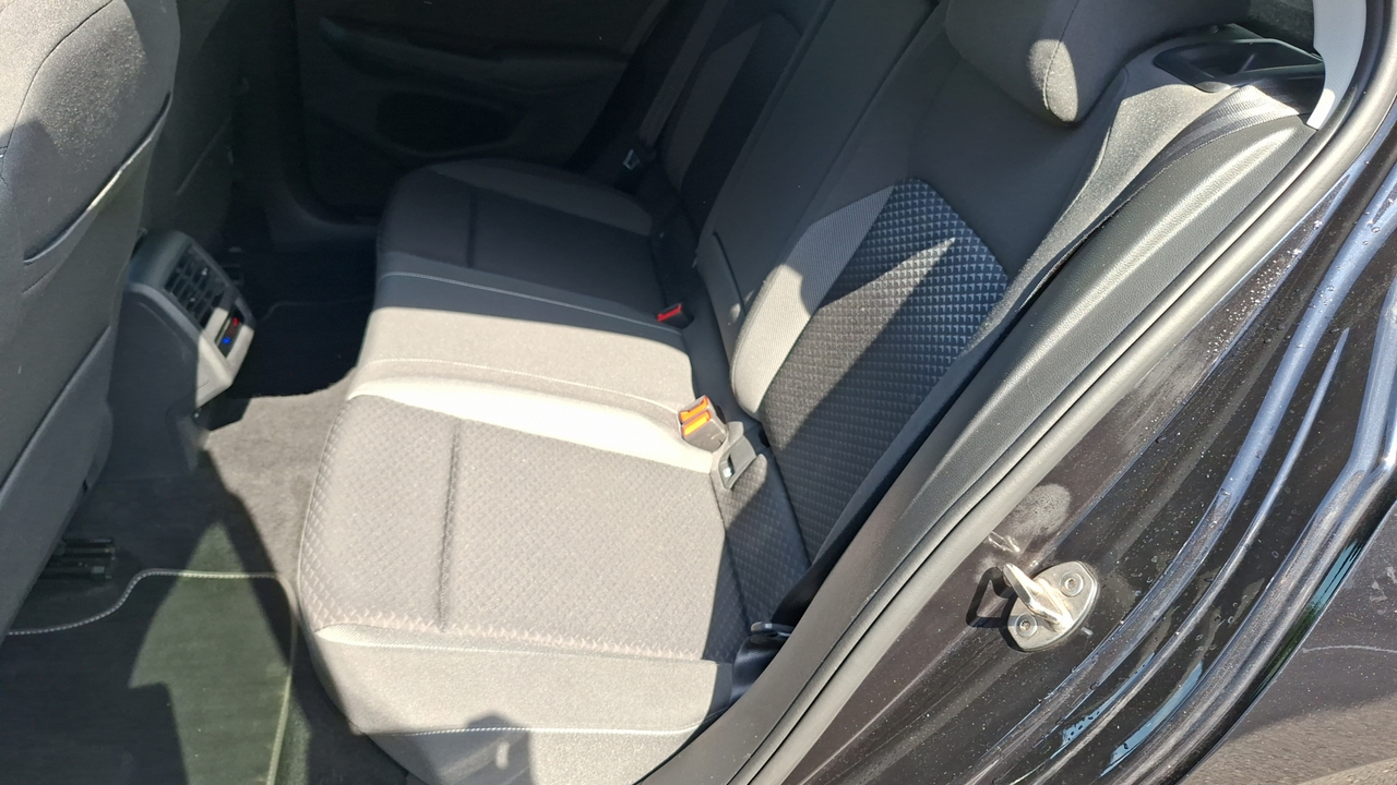 Volkswagen Golf 1.0 eTSI OPF 110 DSG7 — photo 18