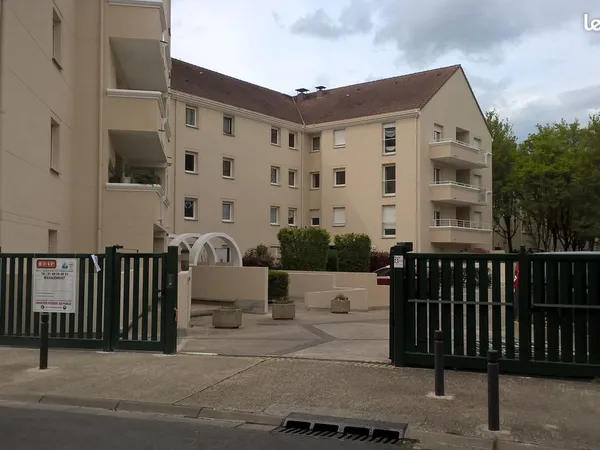 Stockage Location Torcy   130€