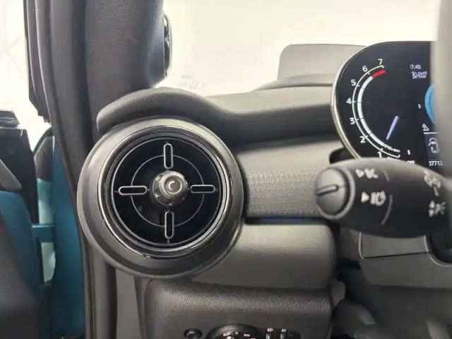 Mini Mini cabriolet cooper 136 ch dkg7 — photo 35