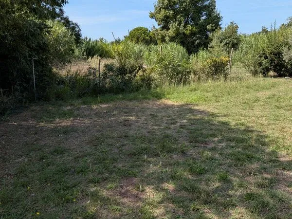 Loue parcelle de terrain pour animaux caravanes ect