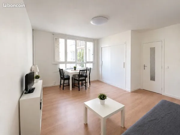 Appartement rénové et meublé avec parking - Le Mans