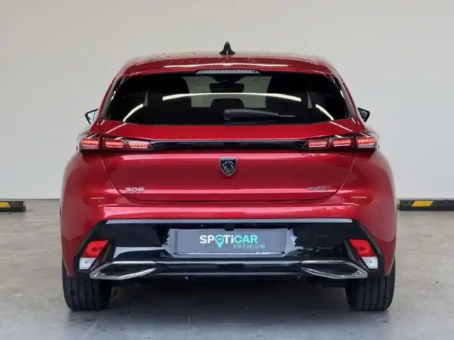 Peugeot 308 phev 180ch allure pack e-eat8 — photo 4