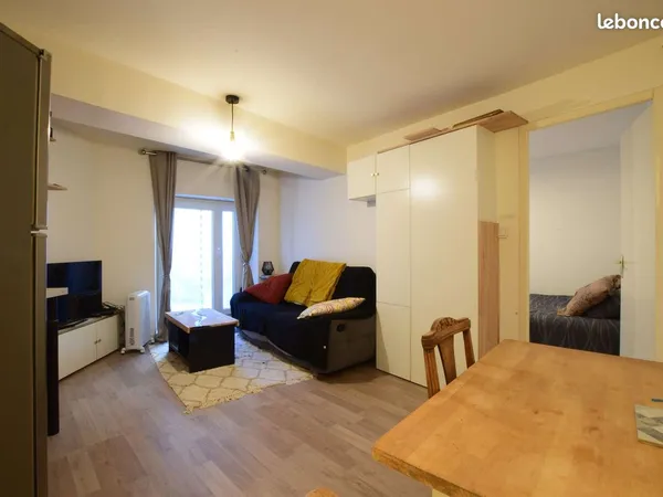 À louer - Bel appartement T2 rénové - Coeur de ville Tullins