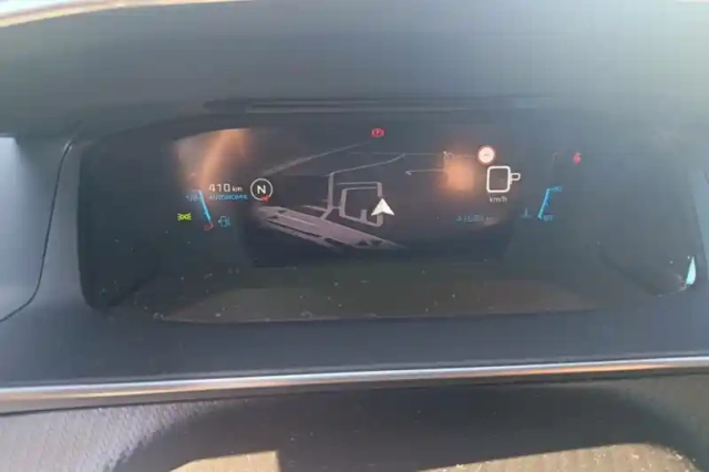 Peugeot 2008 puretech 130 s&amp;s eat8 — photo 18
