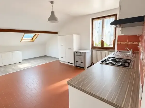 Exclusivité ville-la-grand t3 au dernier étage avec jardin, 2 caves et stationnement