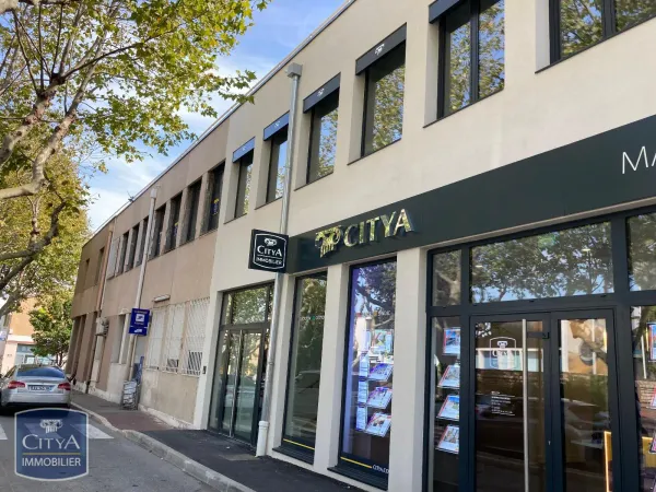Local professionnel 245 m²