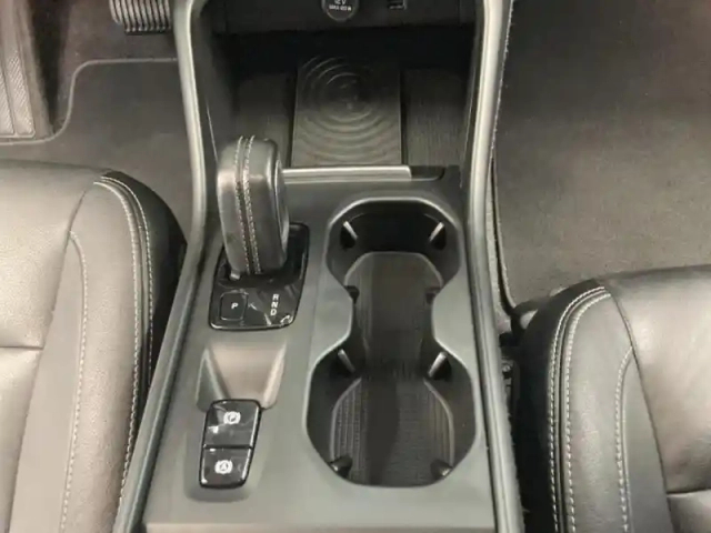Volvo Xc40 d4 adblue awd 190ch business geartronic 8 — photo 12