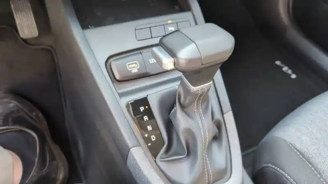Kia Stonic 1.0 t-gdi 100 ch dct7 — photo 64