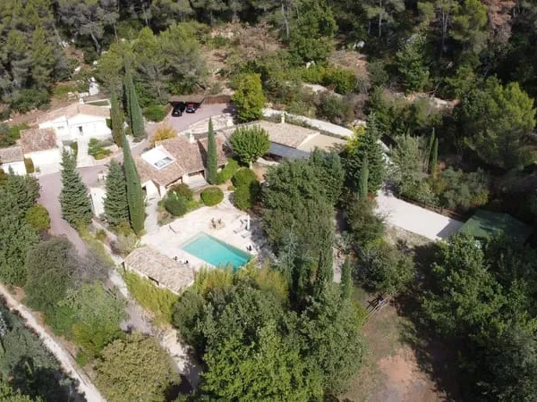 Maison 10 pièces 490 m²