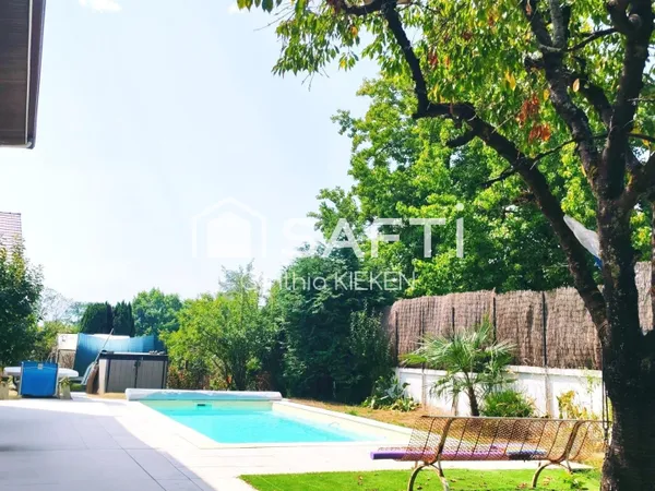 Maison familiale piscine accès PMR