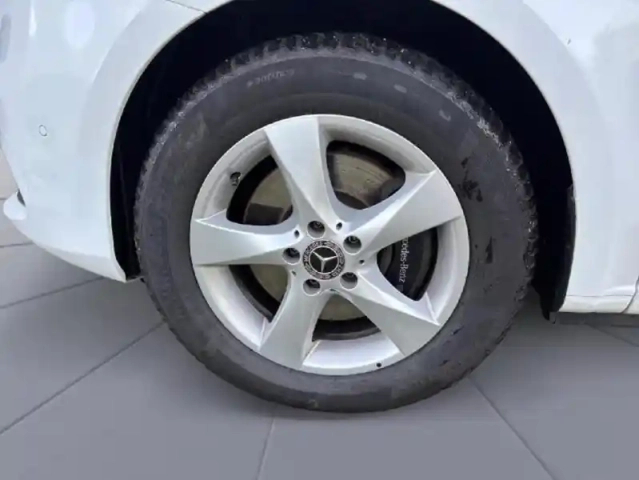 Mercedes Cla sse v 300 d compact  edition 9g-tronic — photo 25
