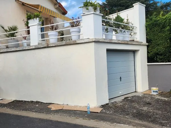 Location garage fermé 30m2 150/mois