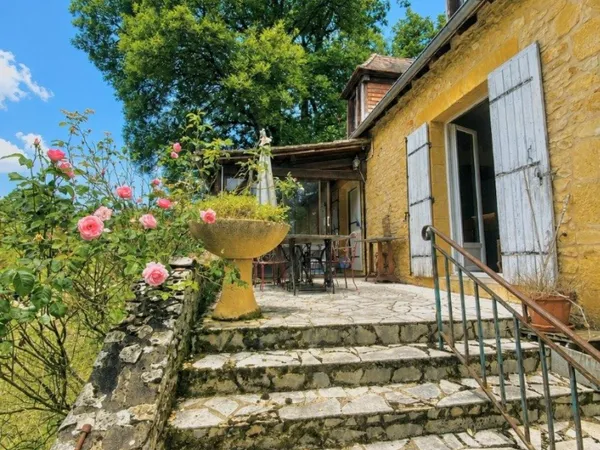 SUPERBE MAISON PERIGOURDINE EN PIERRES DE 1850 A BEAUMONTOIS EN PERIGORD