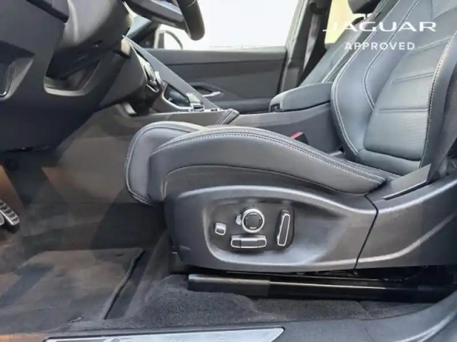 Jaguar E-Pace p300e phev 309ch r-dynamic hse — photo 12