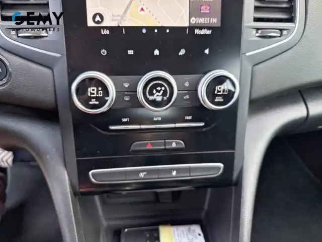 Renault Megane mégane iv berline tce 115 fap — photo 24