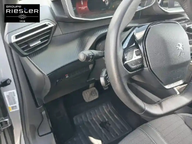 Peugeot 2008 puretech 130 s&amp;s eat8 — photo 18