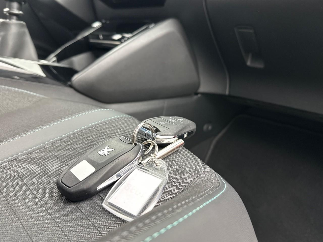 Peugeot 208 puretech 100 s&s bvm6 allure — photo 35