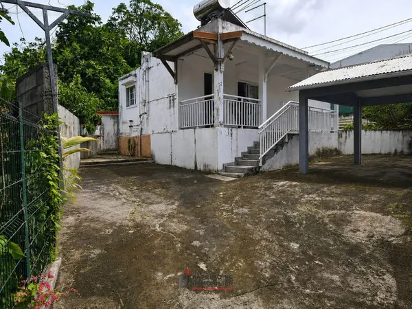 Maison familiale à fort potentiel Proche centre-ville de Basse-Terre
