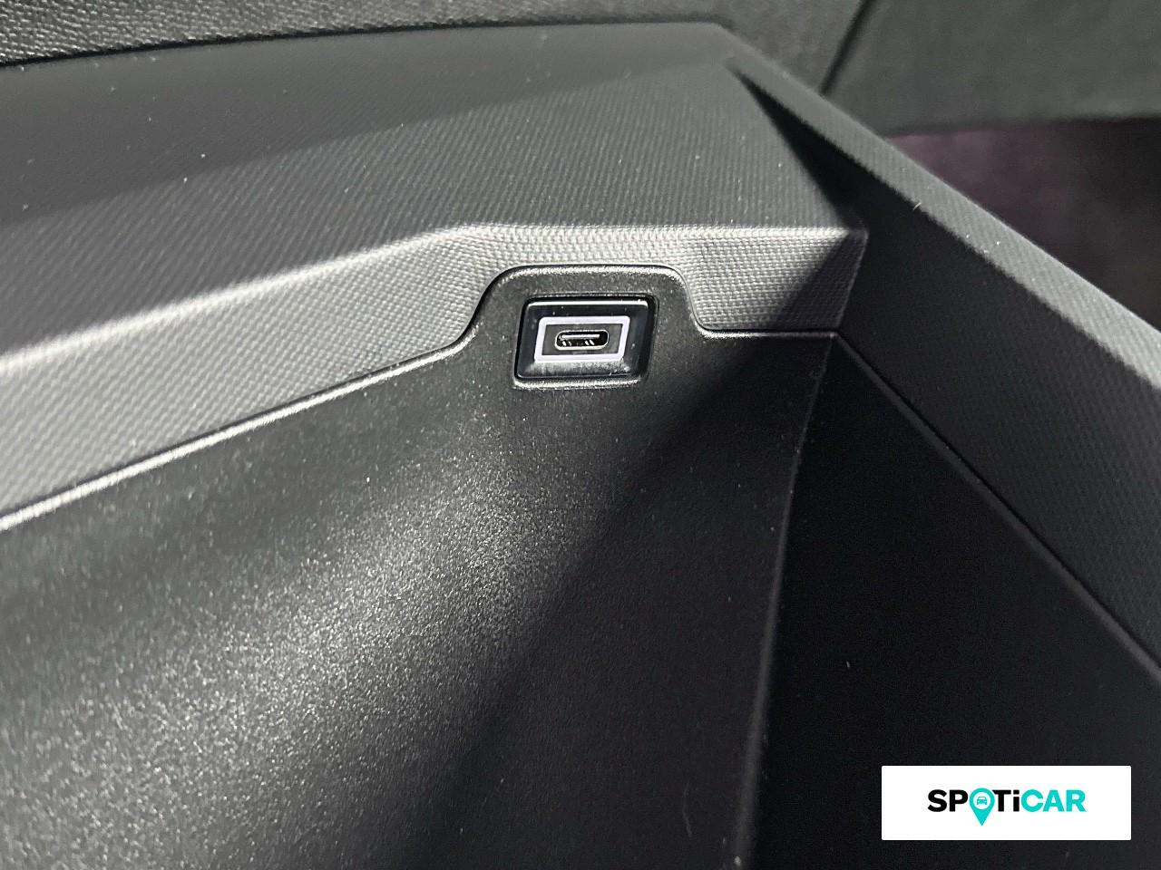 Peugeot 5008 hybrid 136ch allure e-dcs6 — photo 16