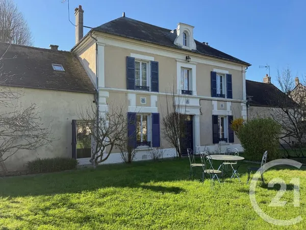 Maison 8 pièces 240 m²