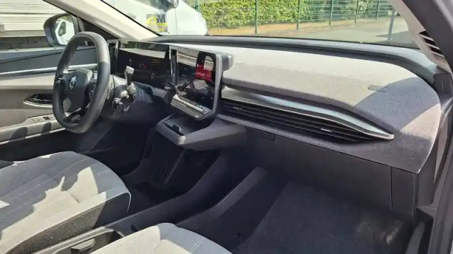 Renault Megane e-tech ev60 220 ch optimum charge — photo 16