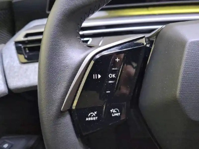 Peugeot 5008 hybrid 136 e-dcs6 — photo 29