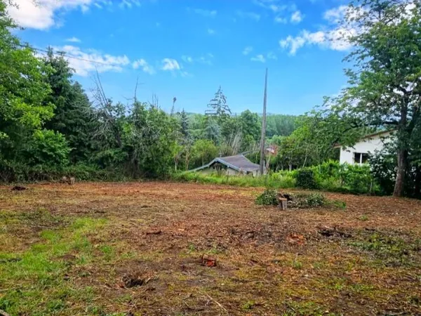 Terrain 697 m²