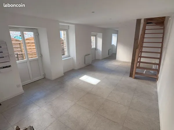 Maison de bourg rénovée - 67 m² - Centre-bourg de Guichen - louée