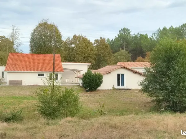 Maison rénovée 193 m² (maison principale de 100 m² + logement indépendant de 36 m² + salle de loisir