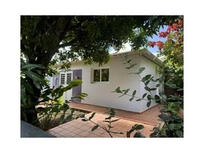 A LOUER, Le Lamentin, villa professionnelle meublée de 153m2