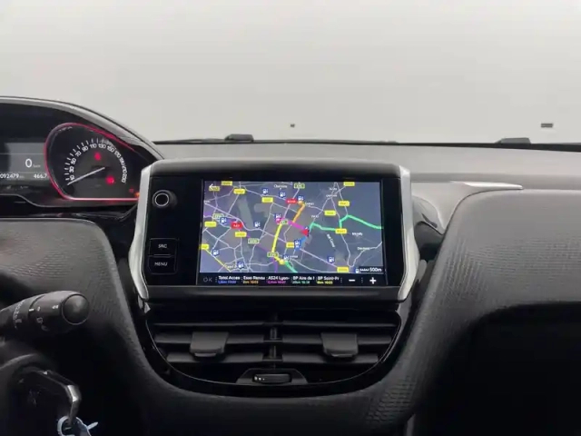 Peugeot 2008 puretech 130ch s&amp;s bvm6 — photo 69