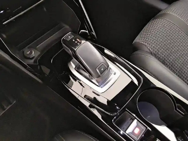 Peugeot 208 puretech 100 s&amp;s eat8 — photo 38