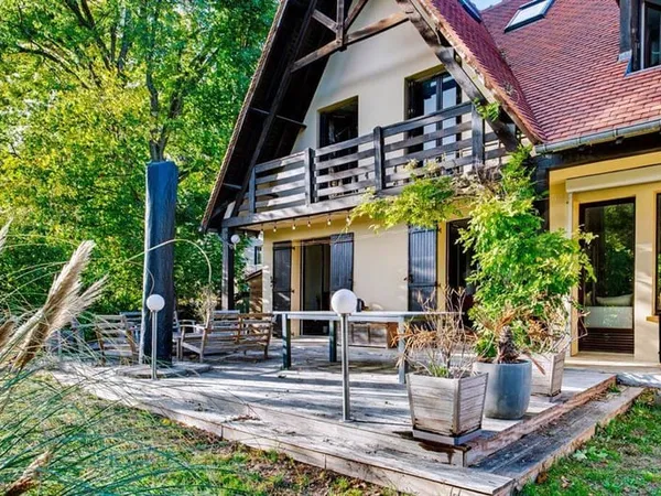 Maison 8 pièces 180 m²