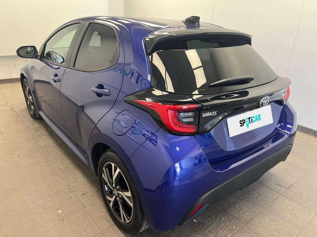 Toyota Yaris hybride 130h collection — photo 7