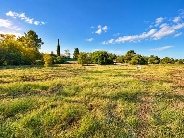 Terrain 358 m²