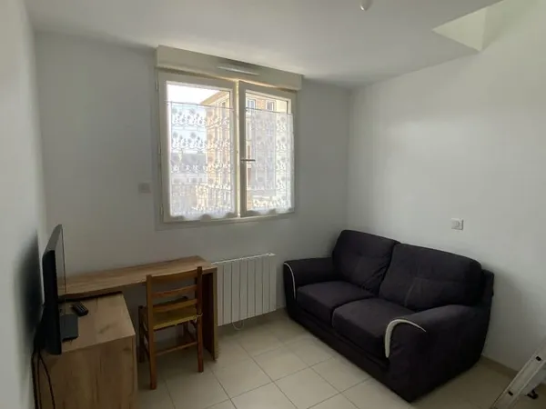 STUDIO DUPLEX MEUBLE DE 14 M2 AU COEUR DU CENTRE VILLE