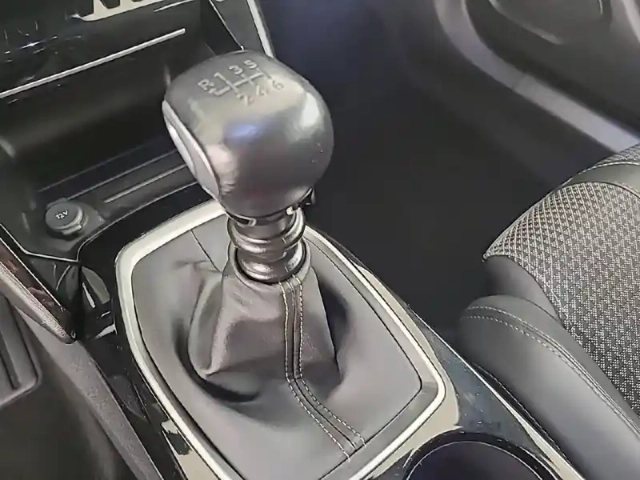 Peugeot 2008 puretech 130 s&amp;s bvm6 — photo 10
