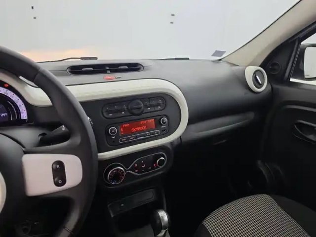 Renault Twingo iii e-tech — photo 173