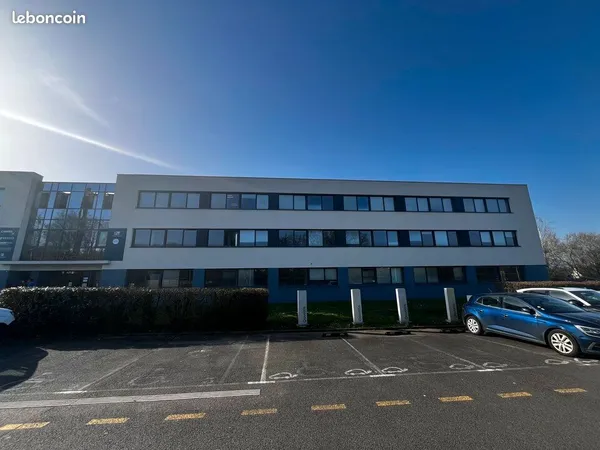 Bureaux 279 m² BRUZ