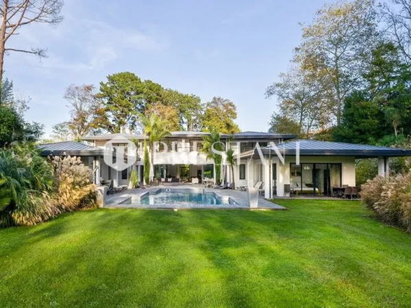 HEAVEN - Magnifique villa contemporaine à louer avec piscine, sa
