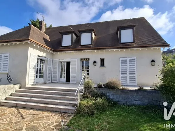 Maison 5 pièces 196 m²