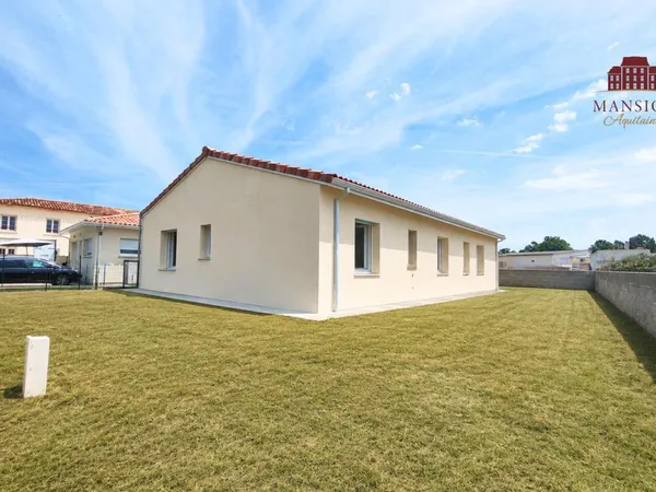 Maison neuve non mitoyenne avec jardin