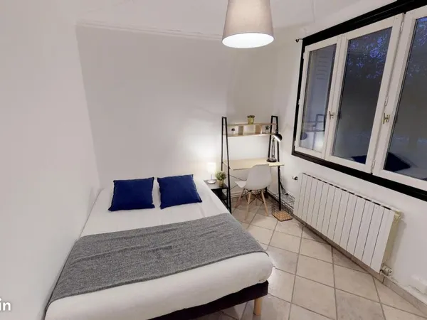 Chambre 4 pièces 64 m²