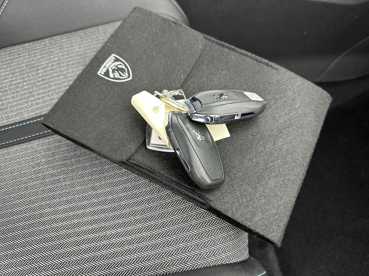 Peugeot 3008 puretech 130ch s&s eat8 allure pack — photo 34