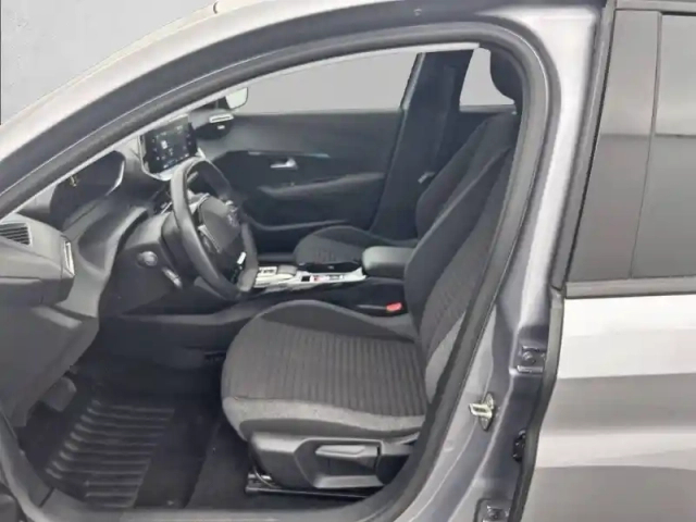 Peugeot 208 electrique 50 kwh 136ch — photo 32