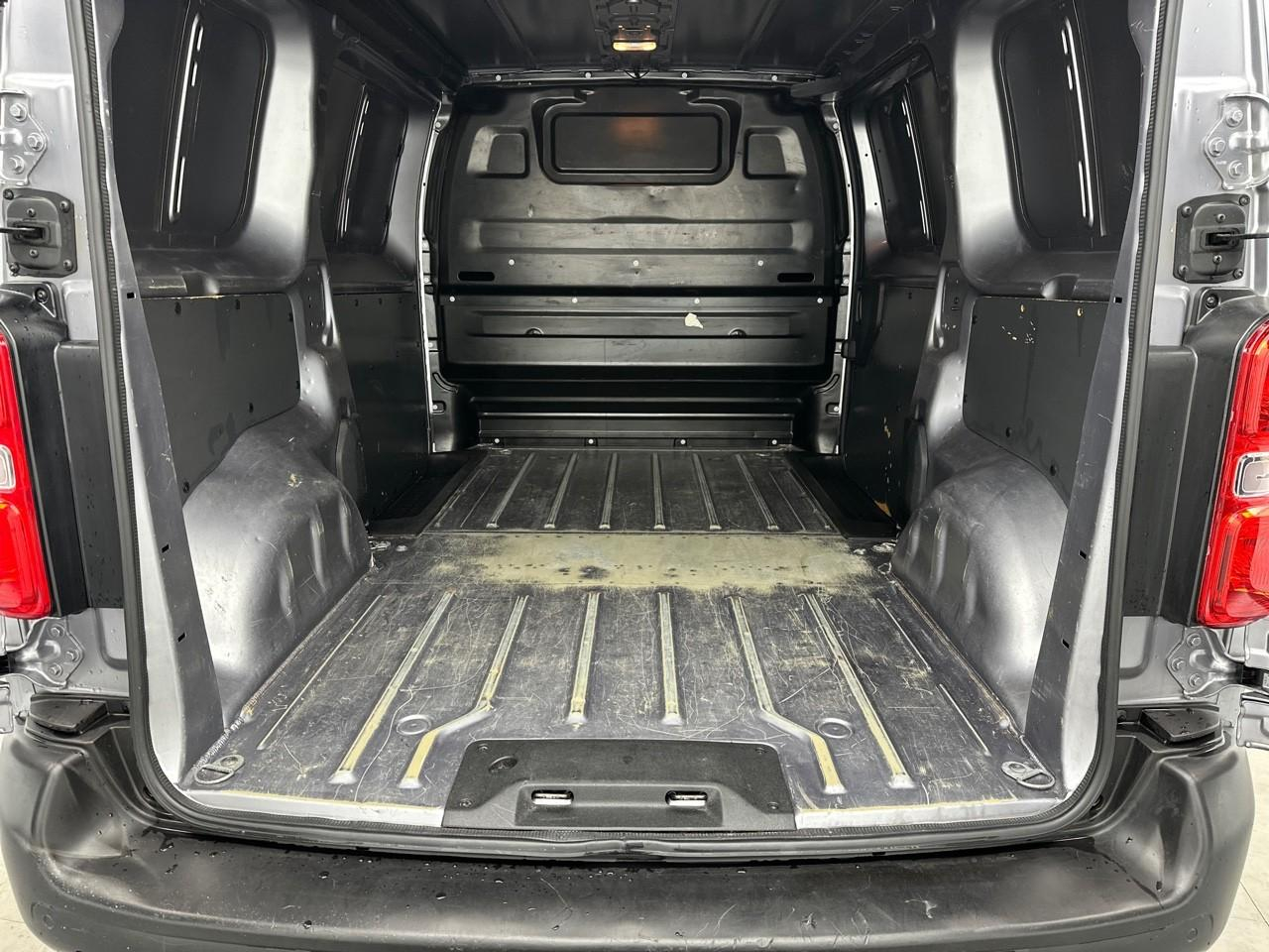 Opel Vivaro fourgon -e fgn l2 300 75 kwh pack clim — photo 6